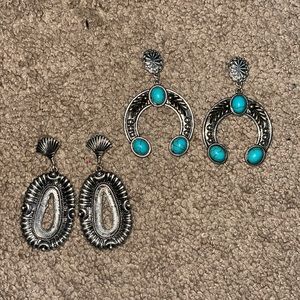 Set of western earrings